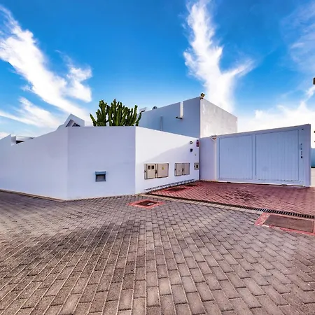 Serenity - By Lanzarote * Πλάγια Μπλάνκα